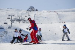 Över 1000 unga arbetar för SkiStar